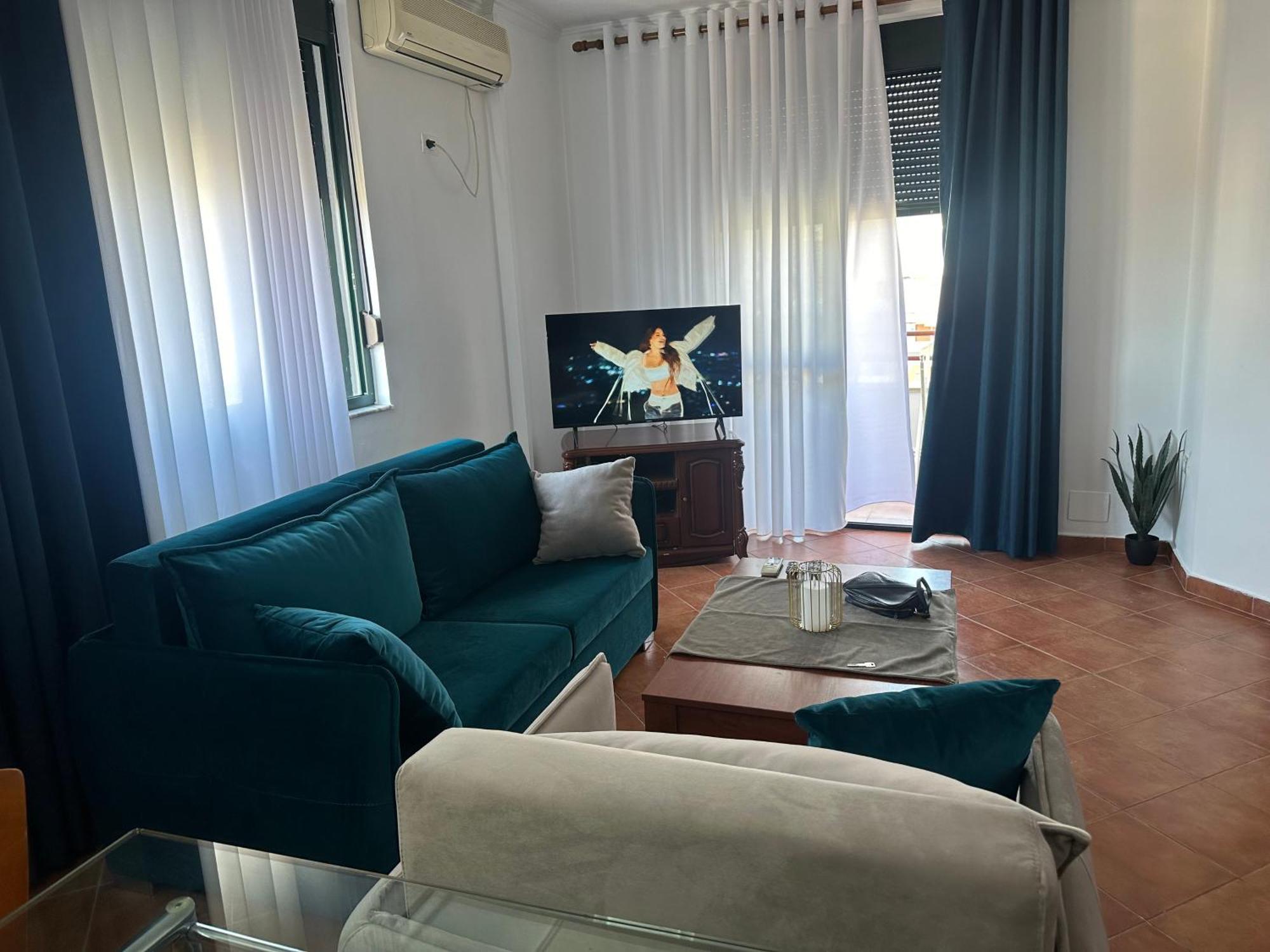 Elois Center Apartment